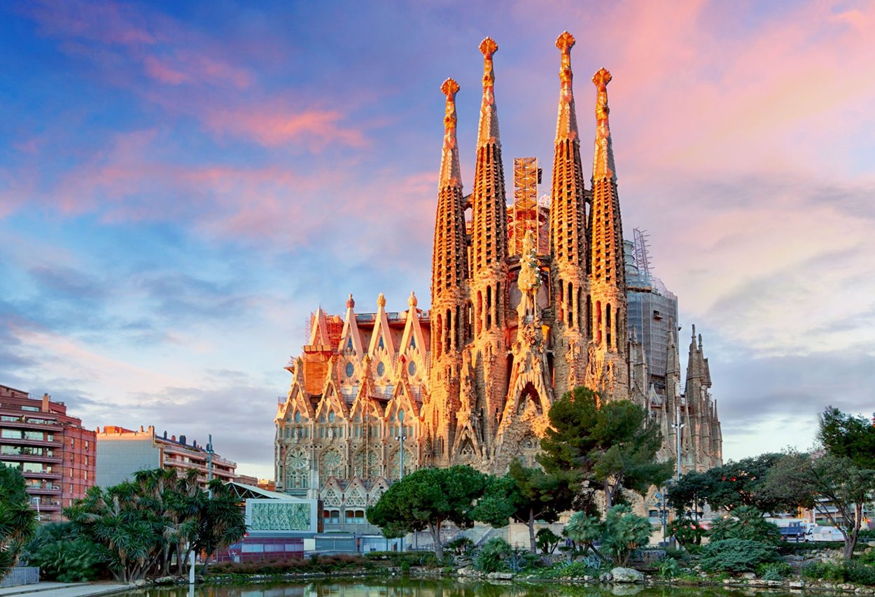 Grupo de viagem para a Espanha - Igreja Sagrada Família